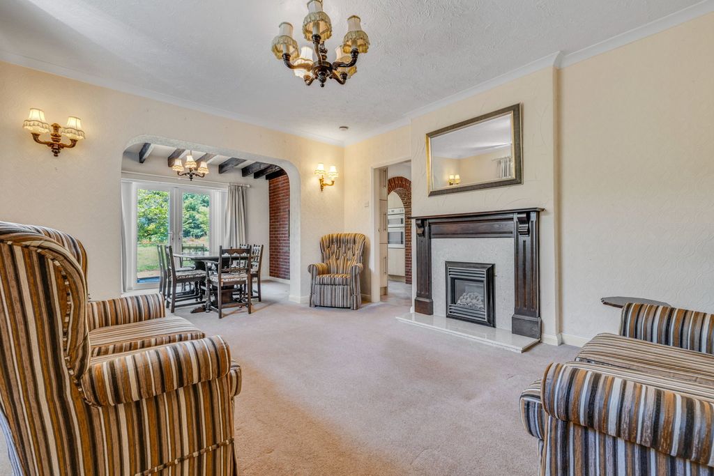 Property photo 2 of 39
