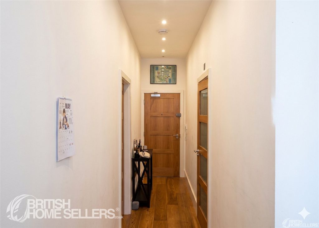 Property photo 3 of 17 Picture No. 23