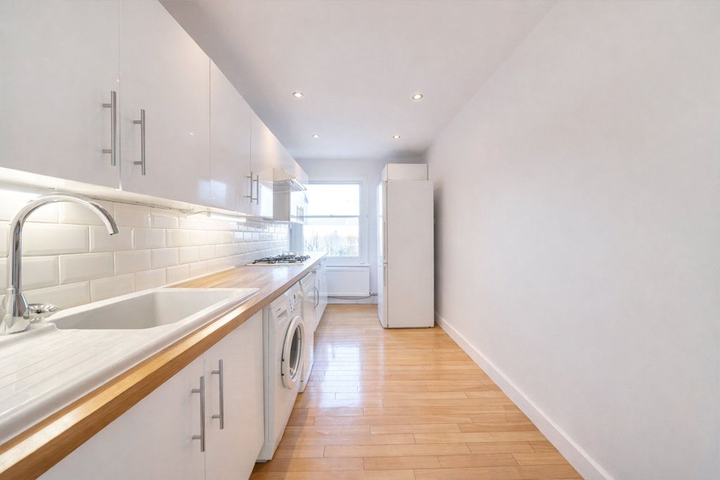 Property photo 2 of 10 Picture No. 37