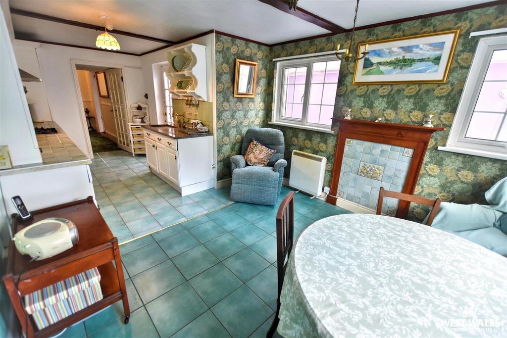Property photo 3 of 24 8 (28).Jpg