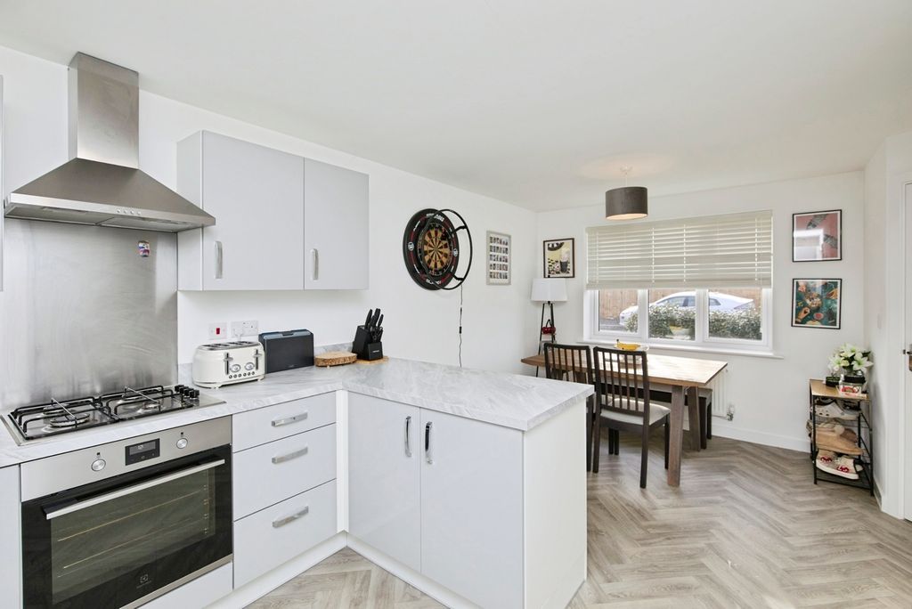 Property photo 3 of 17 Kitchen/Diner