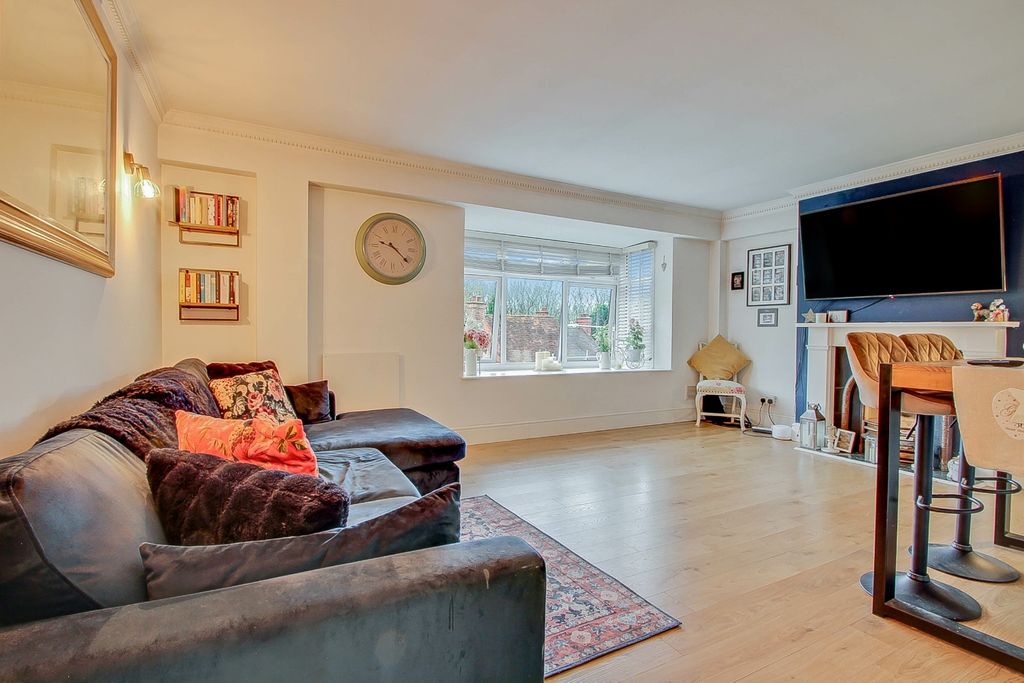 Property photo 3 of 13 3761119