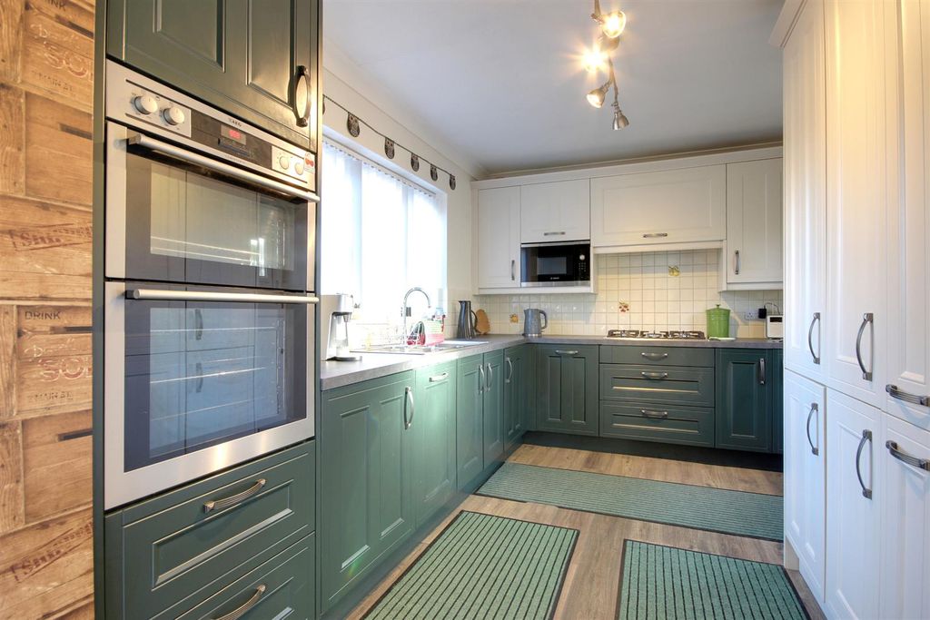 Property photo 3 of 24