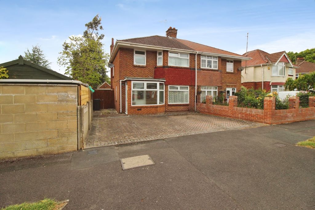 Property photo 2 of 3