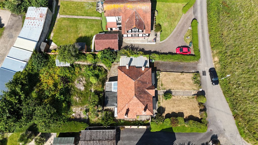 Property photo 3 of 12 3 - Picture No. 01