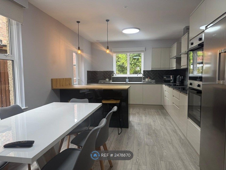 Property photo 2 of 35 Kitchen/Diner