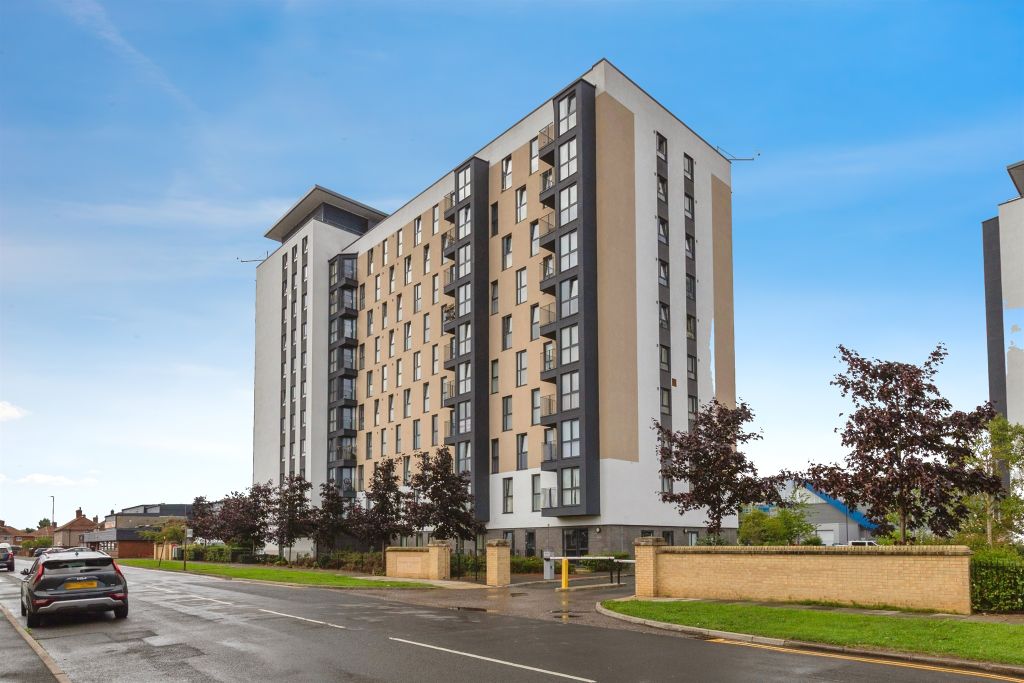 Property photo 1 of 17