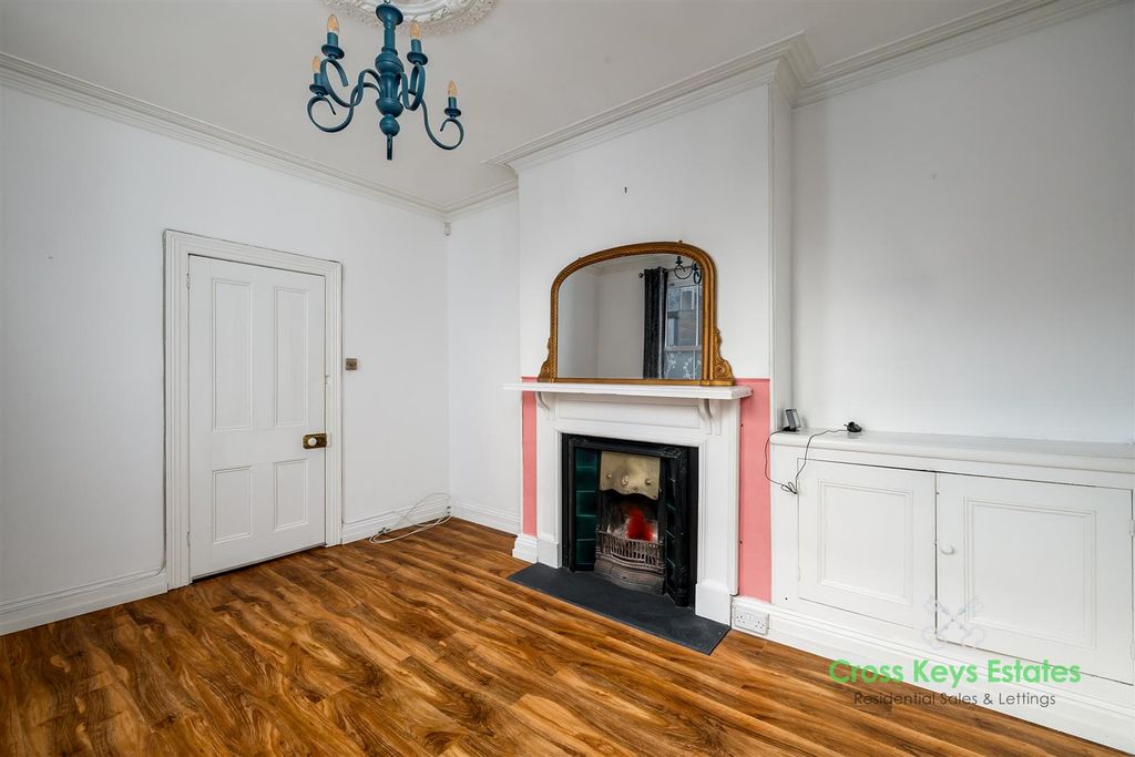 Property photo 2 of 27 Sitting Room