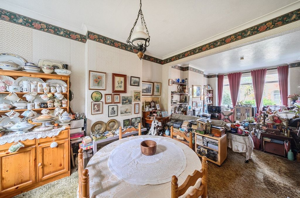 Property photo 2 of 11 Picture No. 24