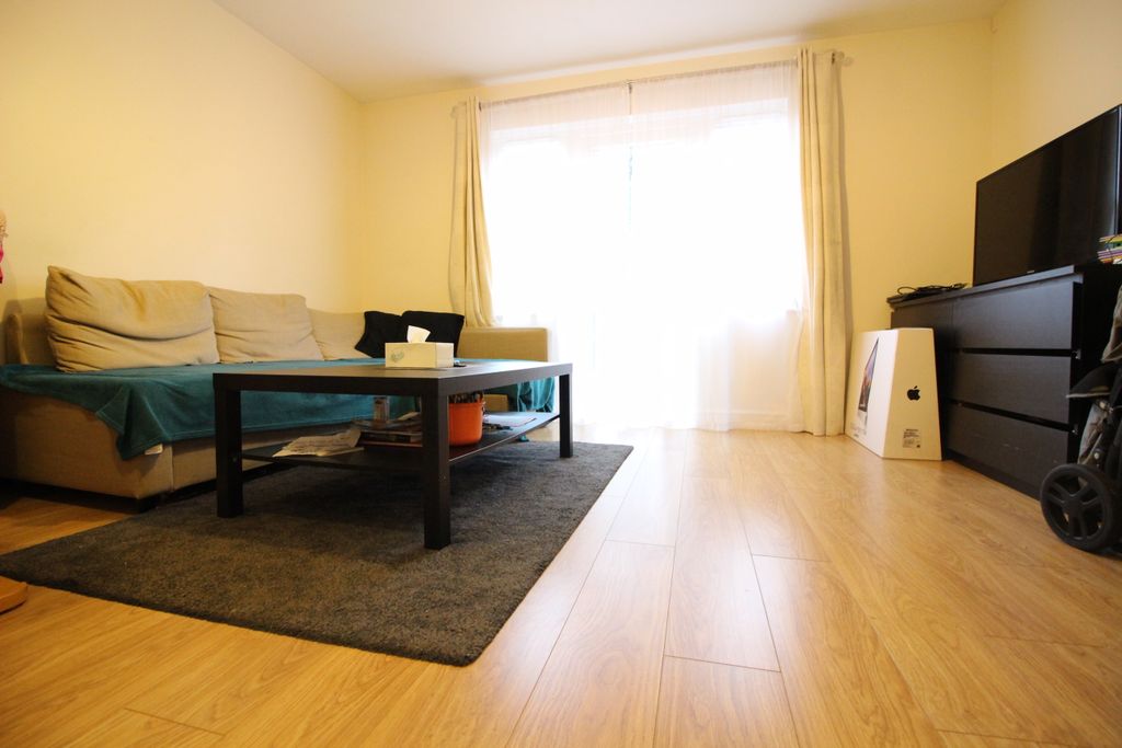 Property photo 2 of 9 42 Melrose Place (4)