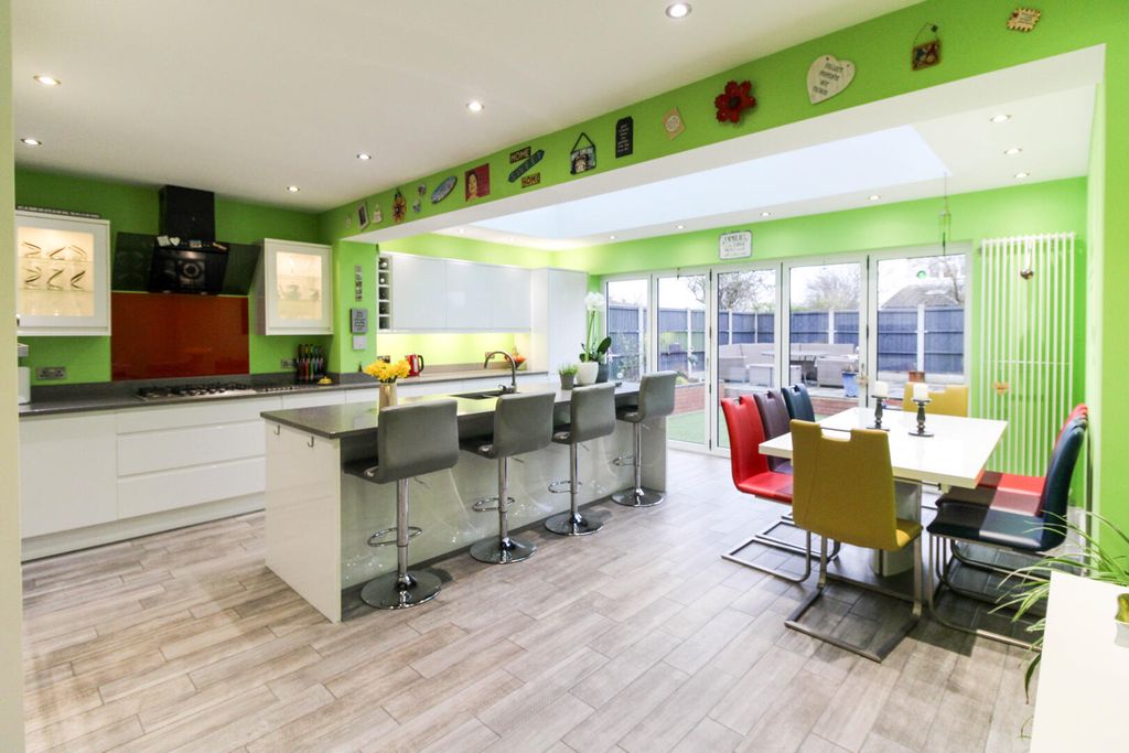 Property photo 3 of 13 Kitchen