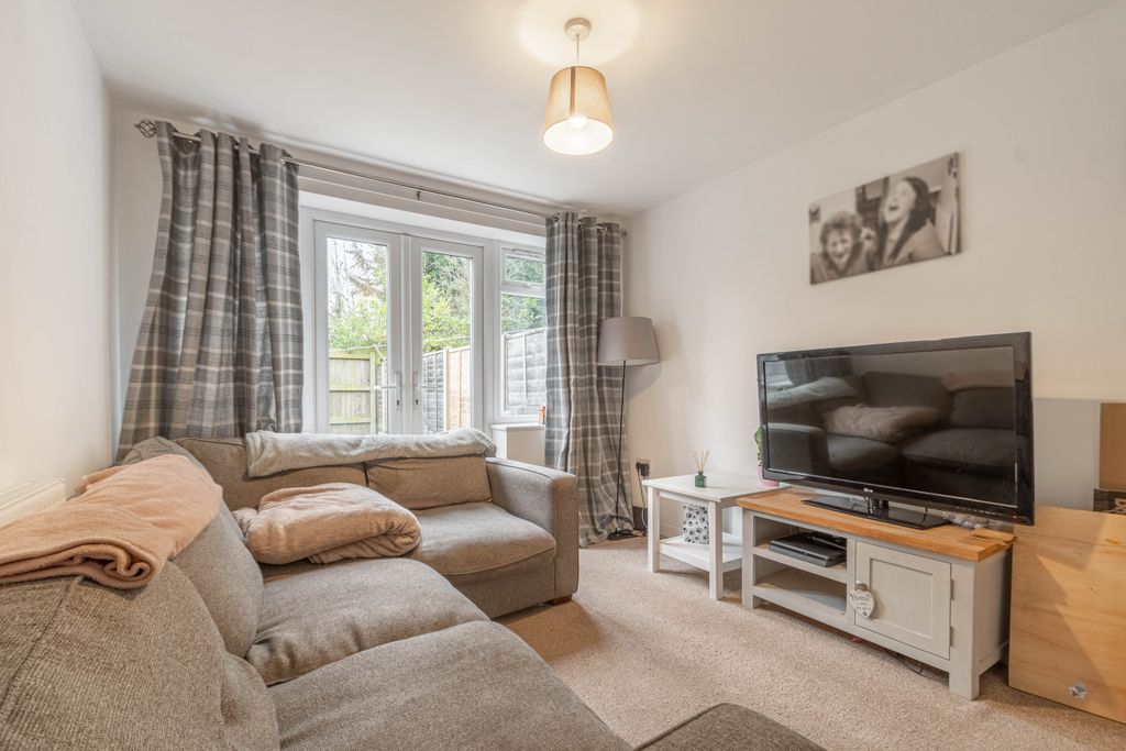 Property photo 3 of 9 Photo 12