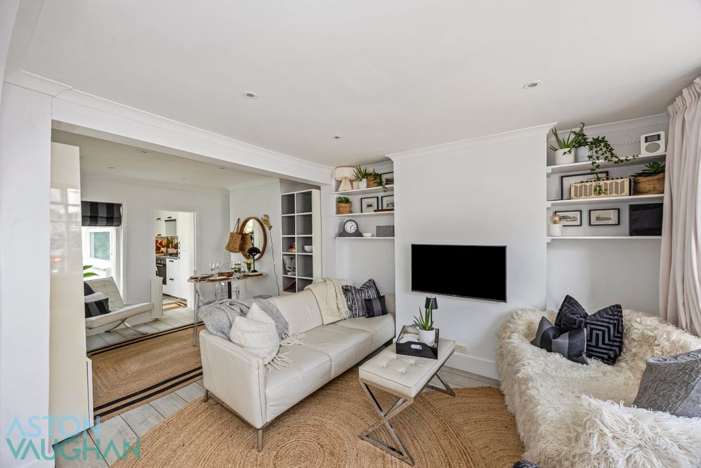 Property photo 2 of 29 4954861