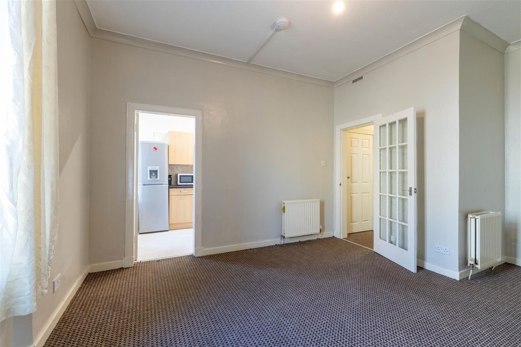Property photo 3 of 12 19 St Johnstouns Buildings, Perth-10.Jpg