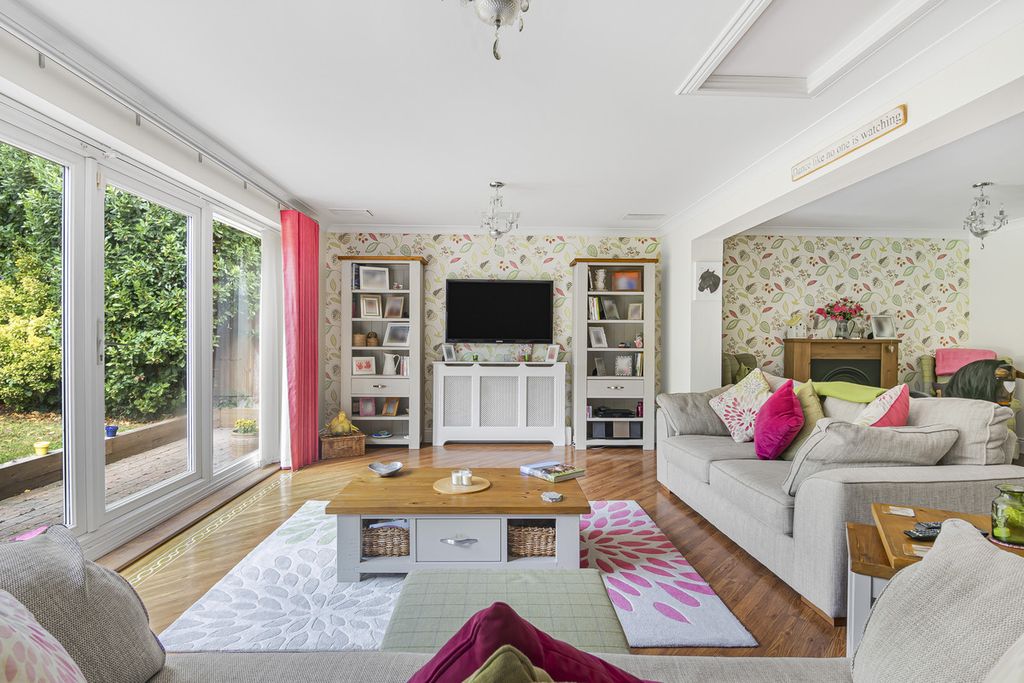 Property photo 3 of 23