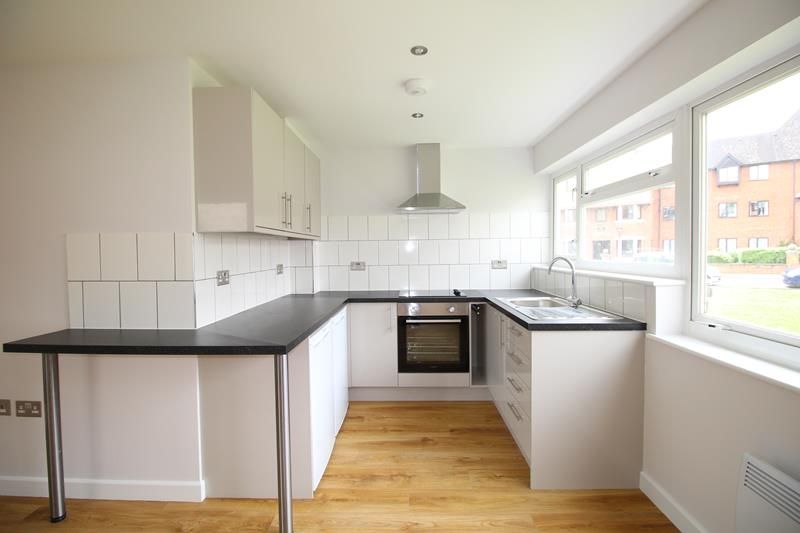 Property photo 3 of 7 Kitchen