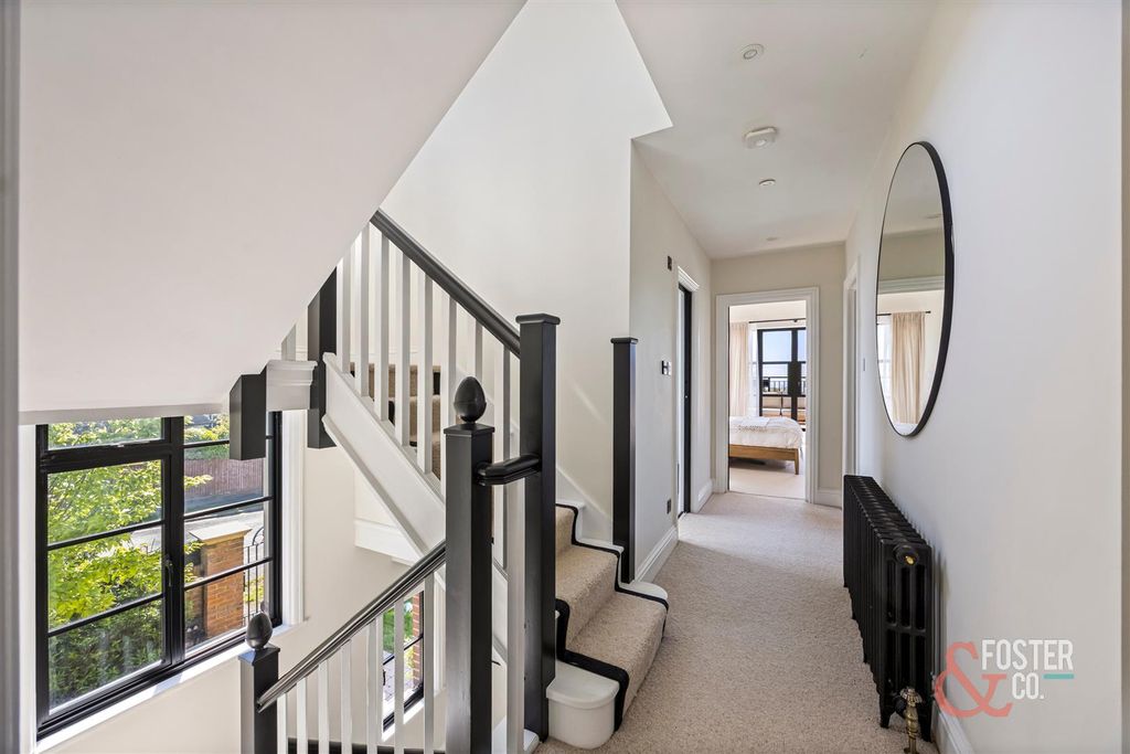 Property photo 3 of 46 Hove Park Eoad, 22-026.Jpg