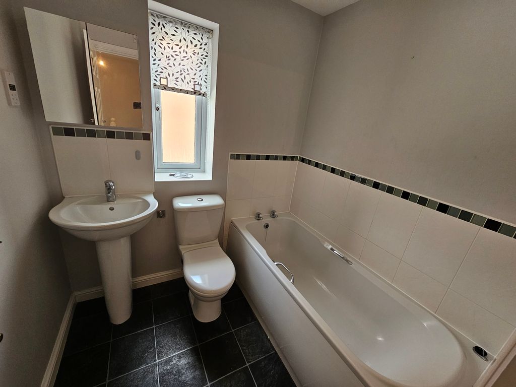 Additional image 5 of 3 bed end terrace house to rentFfordd Y Gamlas, Llanelli SA14