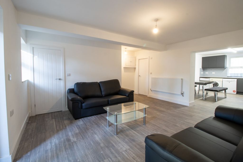 Property photo 2 of 14 Bright, Modern Living Room With Laminate Flooring,...