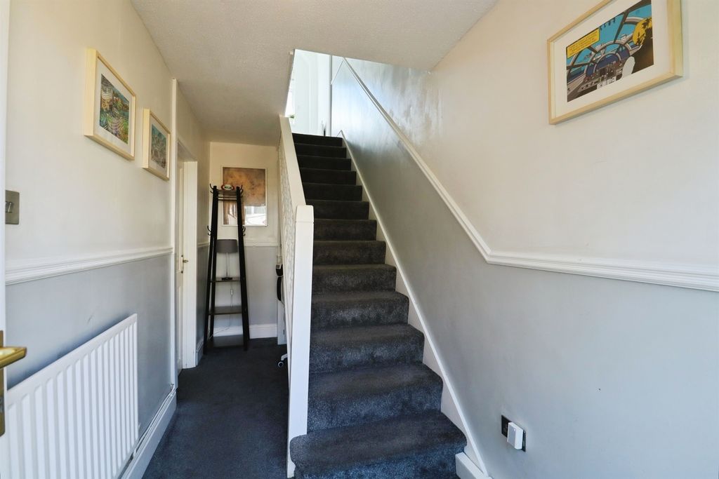 Property photo 2 of 21