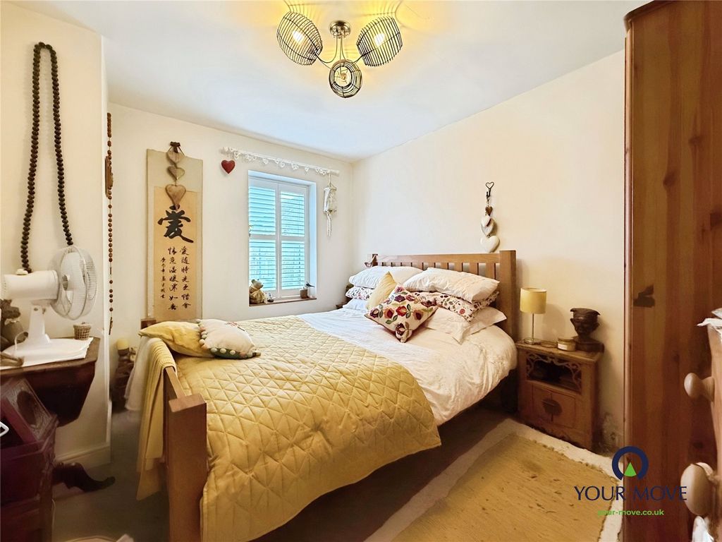 Property photo 3 of 11 Bedroom 1