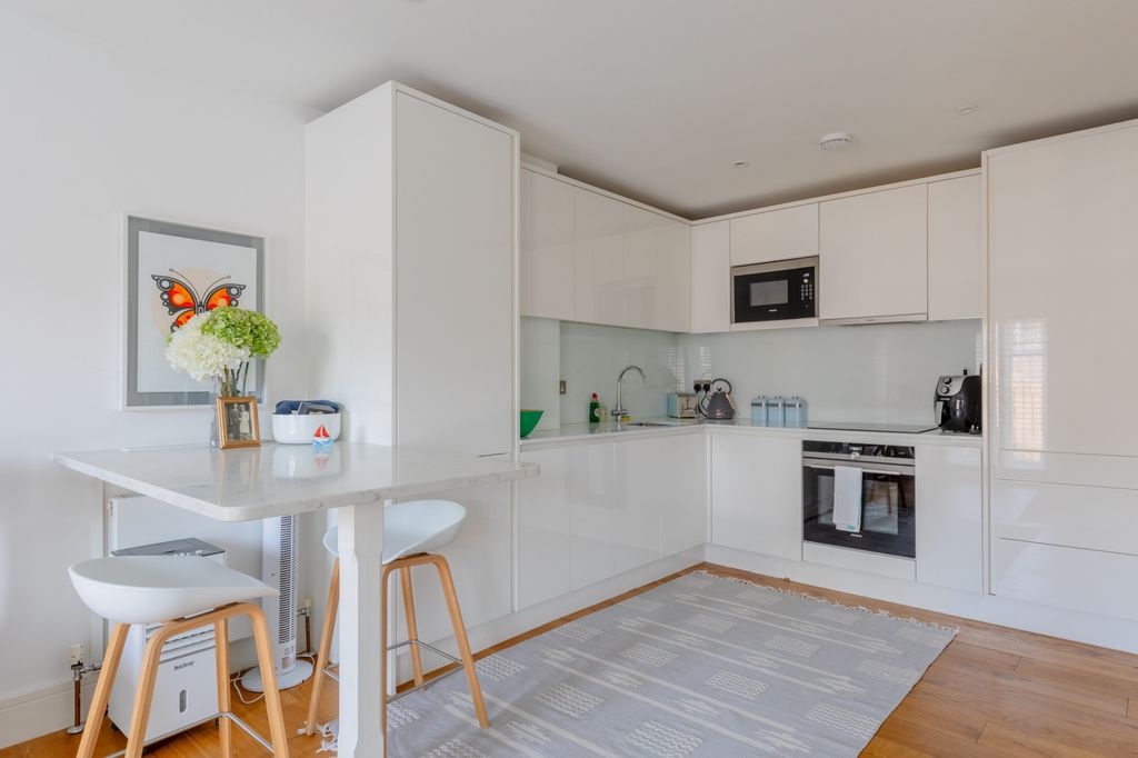 Property photo 3 of 30