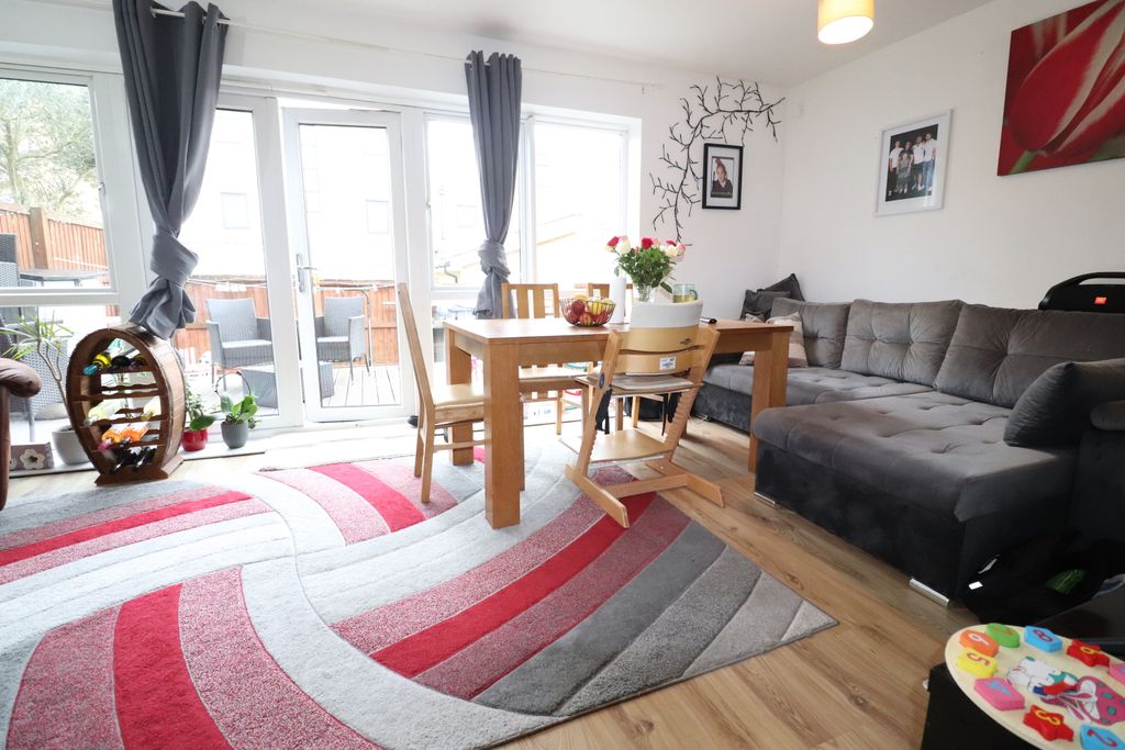 Property photo 3 of 23