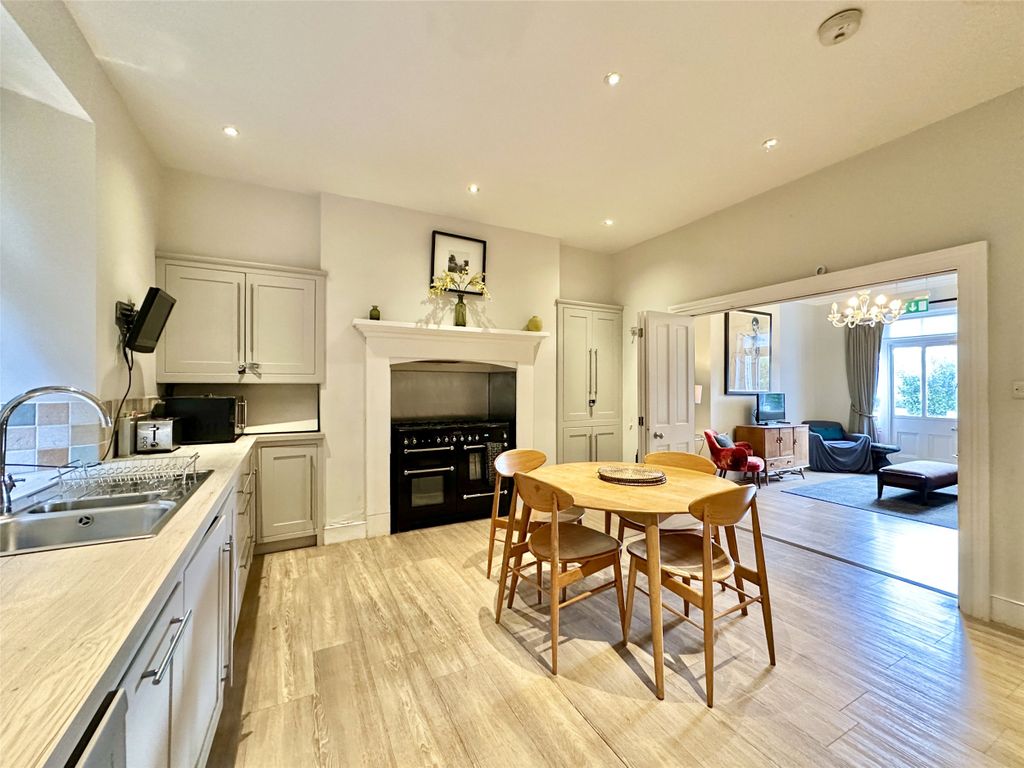 Property photo 3 of 30 3 - Picture No. 06