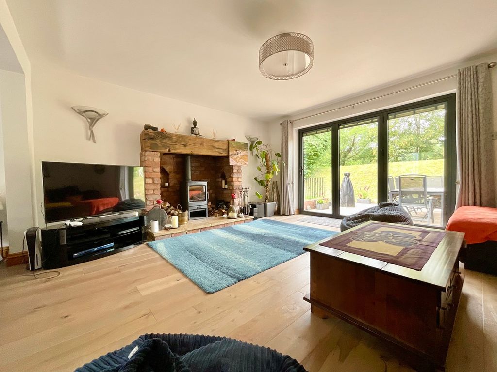Property photo 2 of 26
