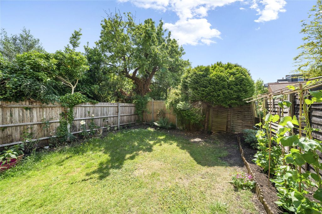 Property photo 3 of 7 Garden