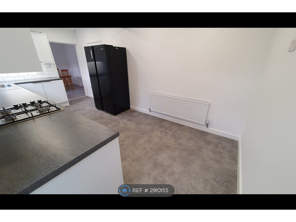 Property photo 3 of 18 Breakfast Kitchen