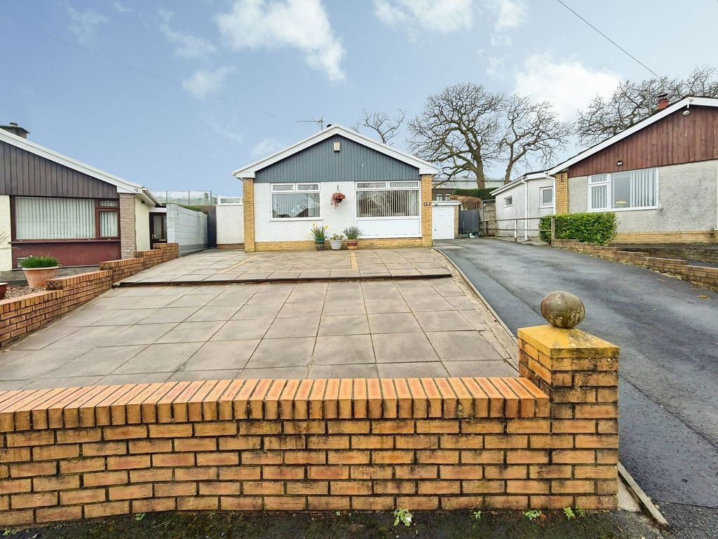 Property photo 2 of 28