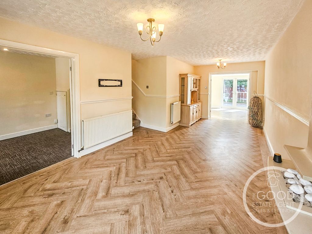 Property photo 3 of 24