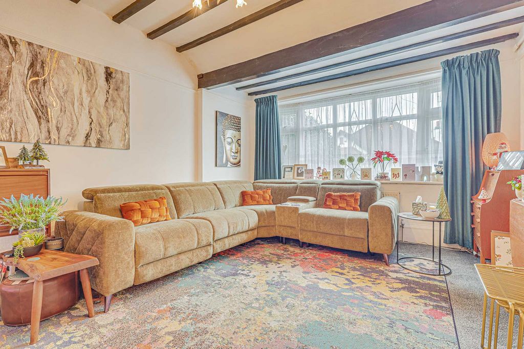 Property photo 2 of 20