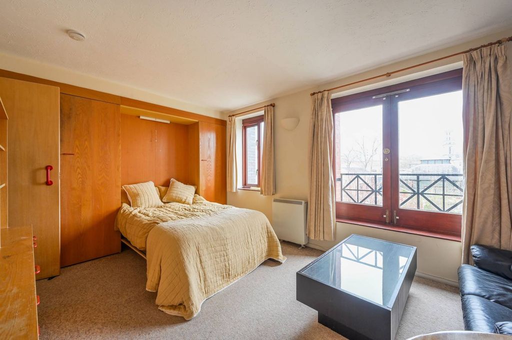 Property photo 3 of 4