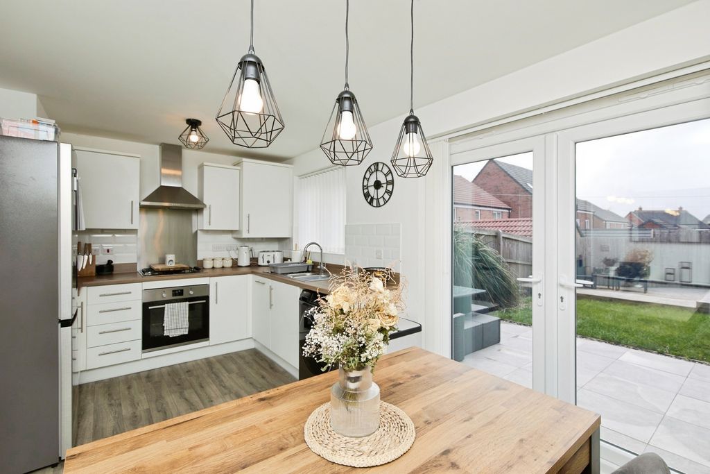 Property photo 1 of 19 Pbox-Img.Jpg