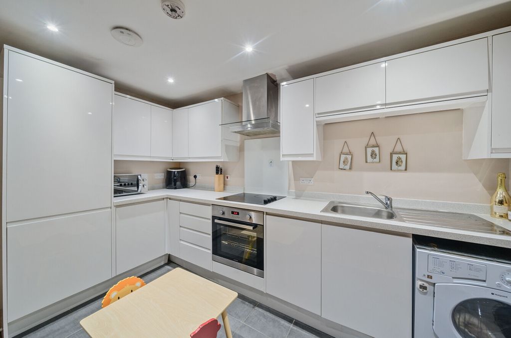 Property photo 3 of 13 17-681Cf9B6Ba4Bf-...