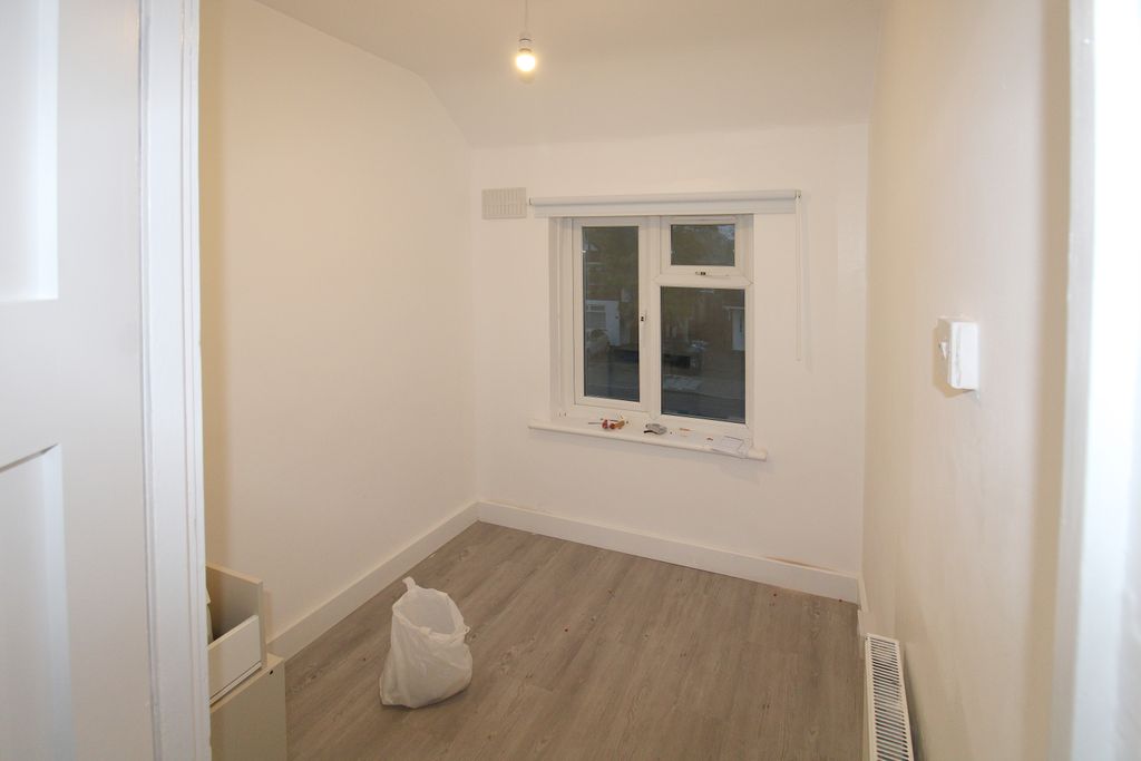 Property photo 2 of 3