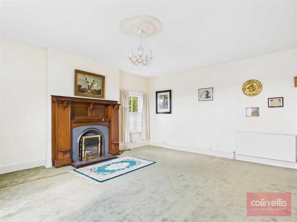 Property photo 3 of 12 Cam05075G0-Pr0150-Still008.Jpg
