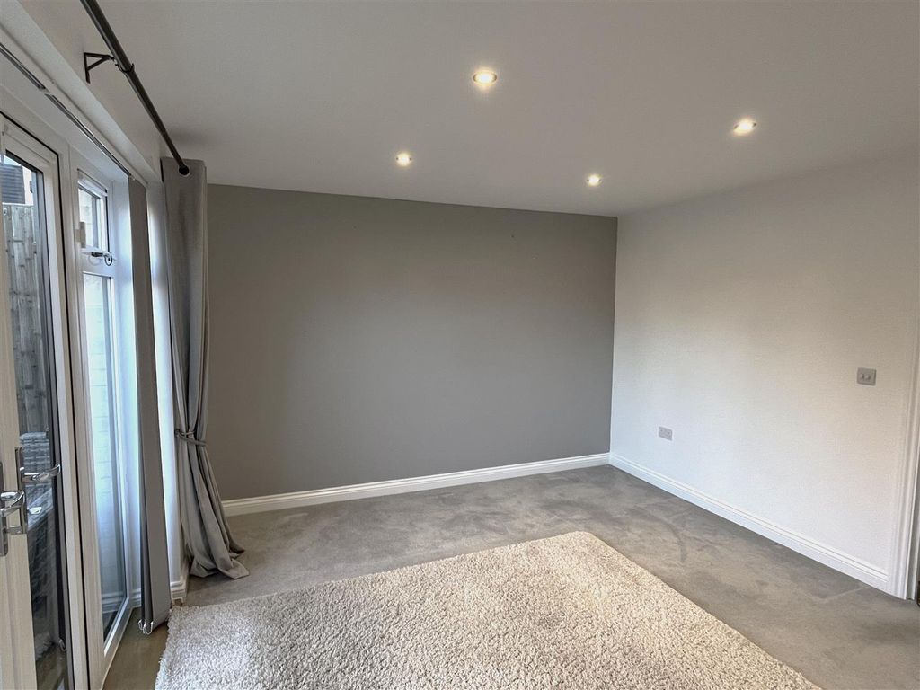 Property photo 3 of 9 Living Room.Jpg