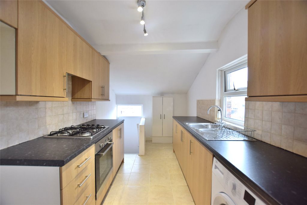 Property photo 1 of 7 Kitchen