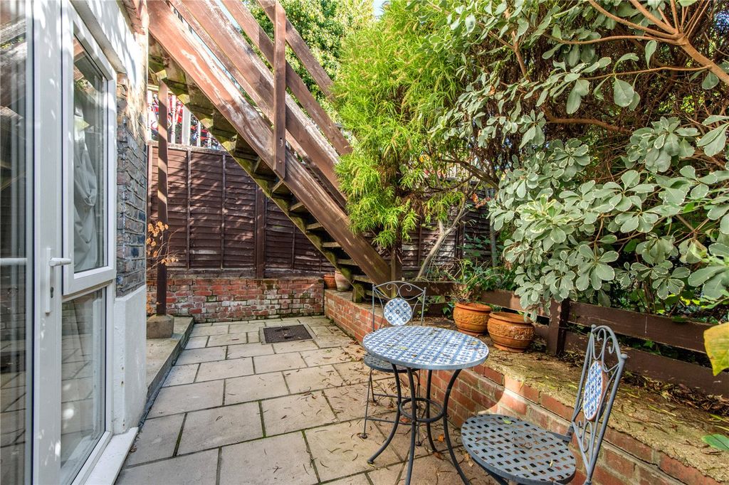 Property photo 3 of 11 Picture No. 13