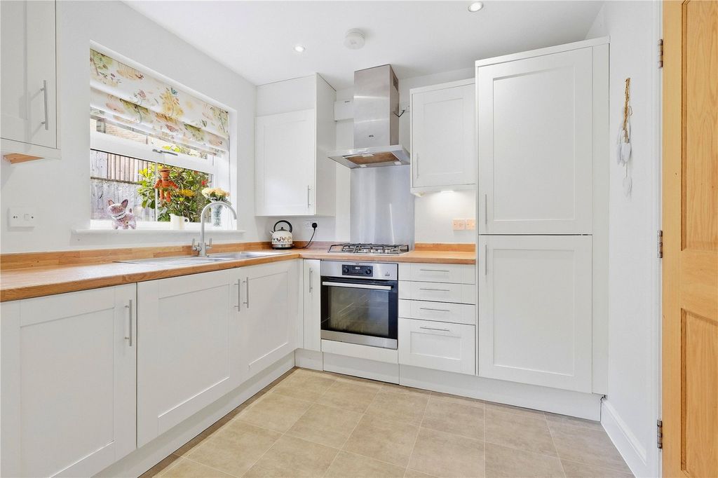 Property photo 3 of 29 Kitchen