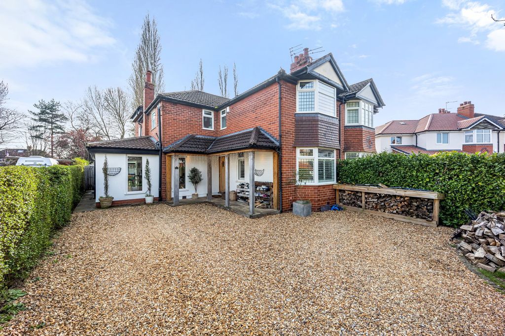 Property photo 1 of 21