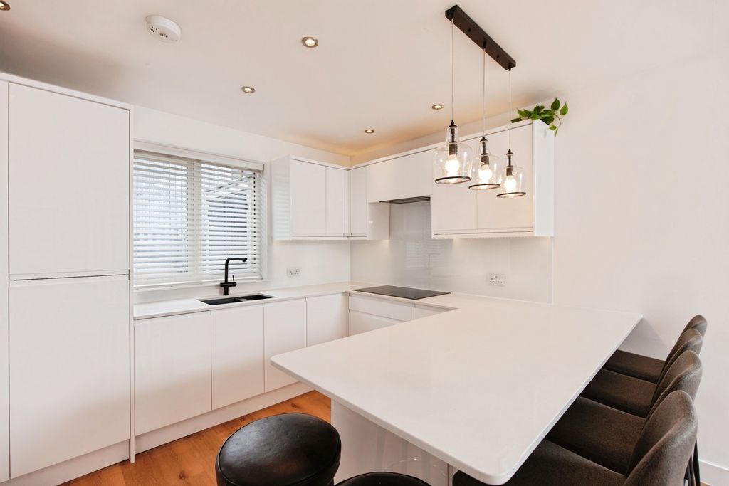 Property photo 3 of 19 Pbox-Img.Jpg