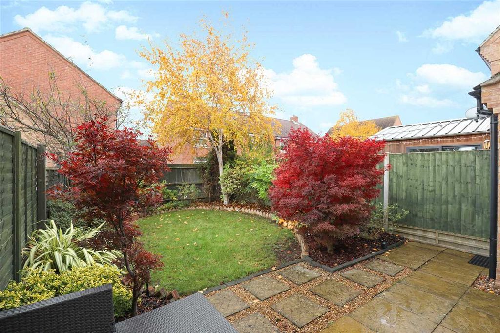 Property photo 2 of 16 Garden