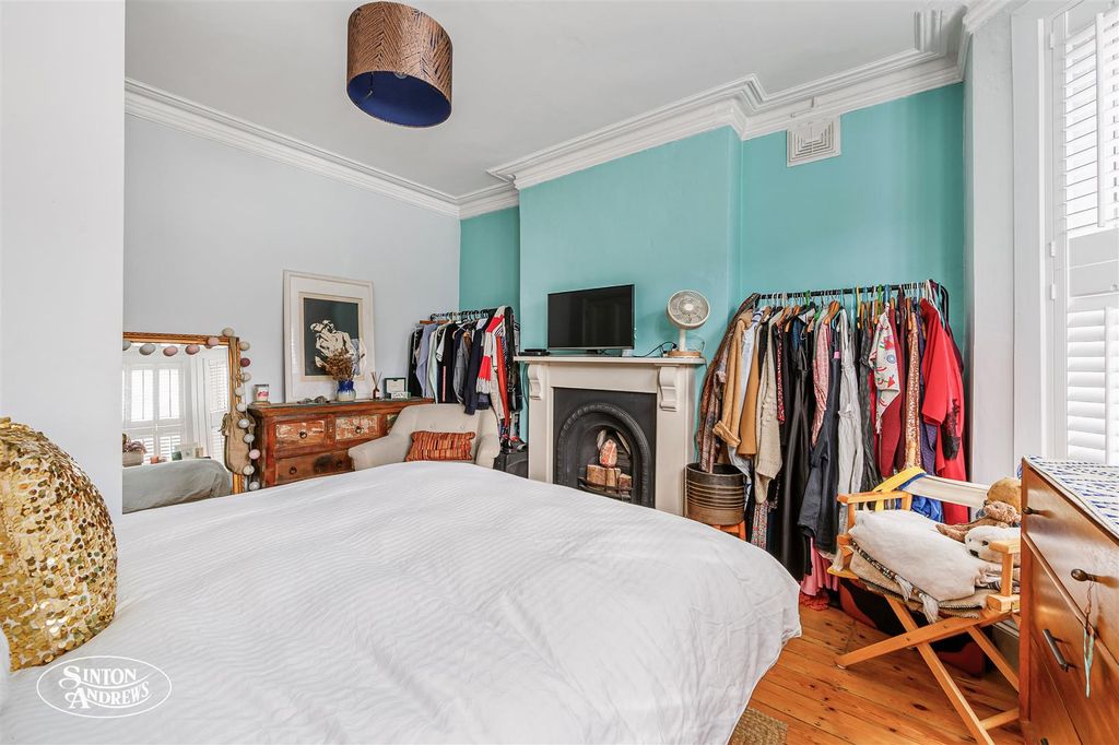 Property photo 3 of 12 Gff - 62 Coldershaw Road-10.Jpg