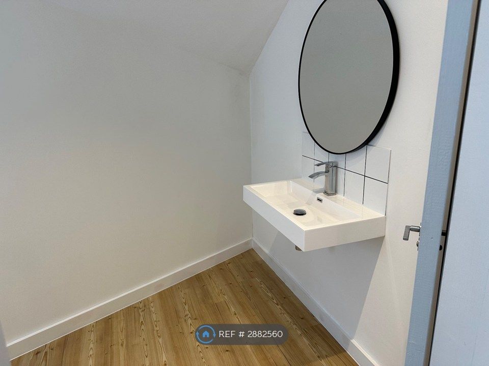 Property photo 3 of 29 En Suite Bed 1