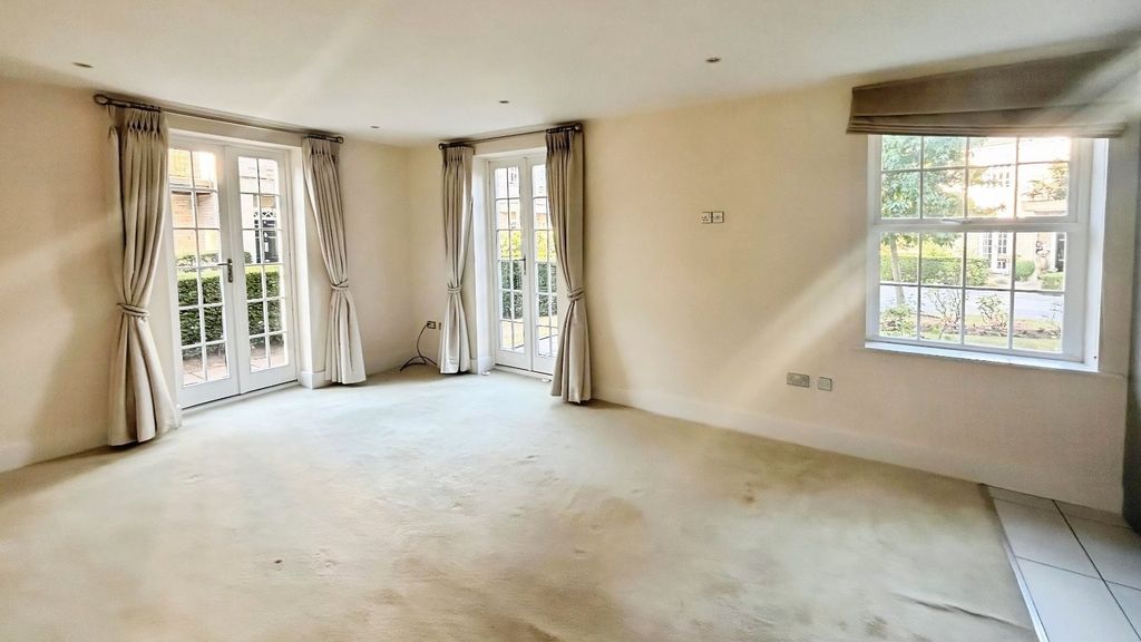 Property photo 2 of 15 Picture No. 26