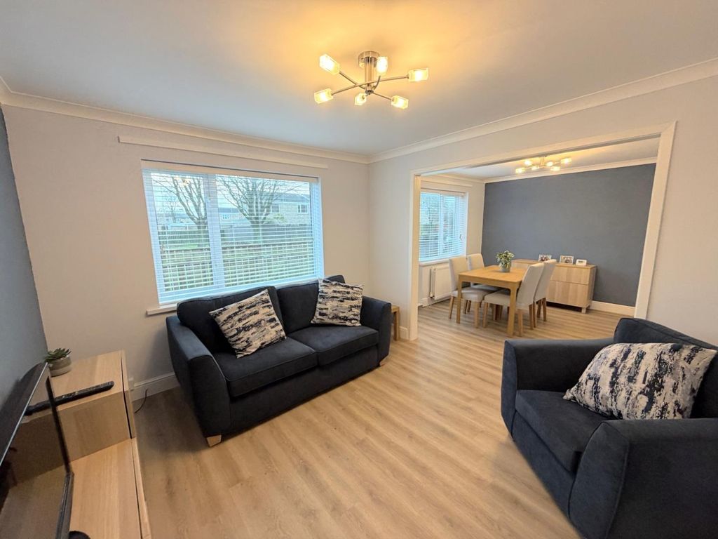 Property photo 1 of 12 Lounge/Dining Room